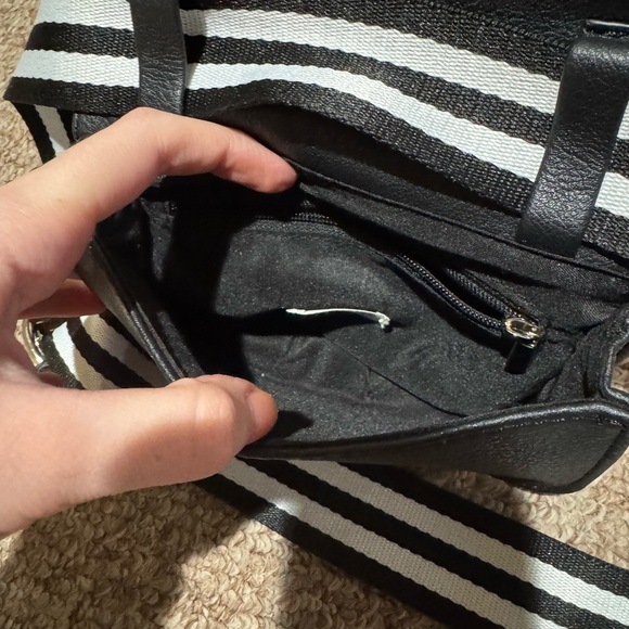 black faux leather belt bag - Picture 6 of 8